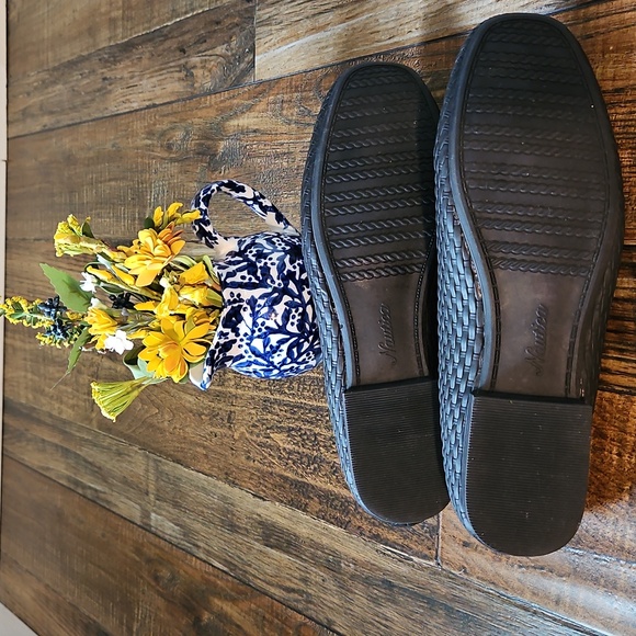 Nautica Women's Slip On Vegan Leather Woven Flats. - Picture 4 of 7
